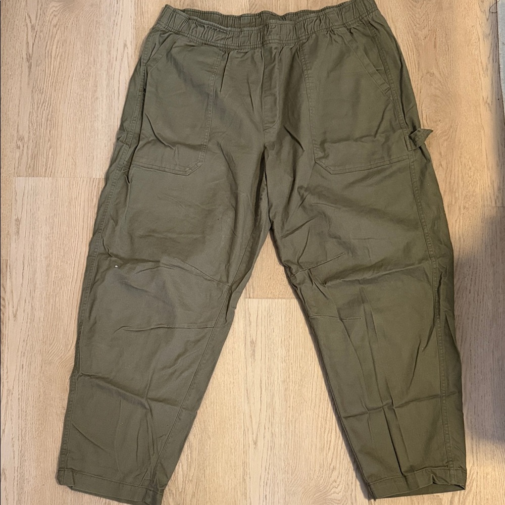 Women’s Old Navy Olive Cargo Pants
